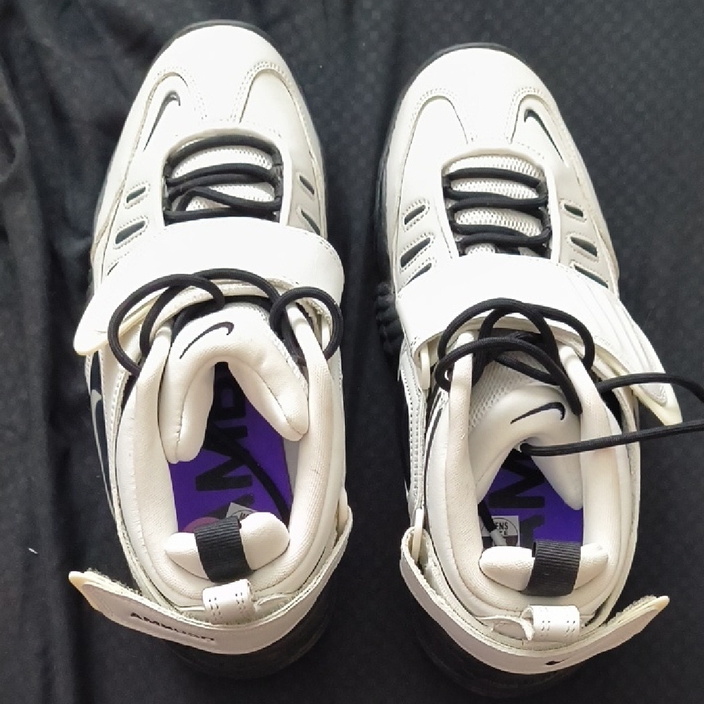 Nike Black and White Athletic Sneakers - Picture 5 of 7
